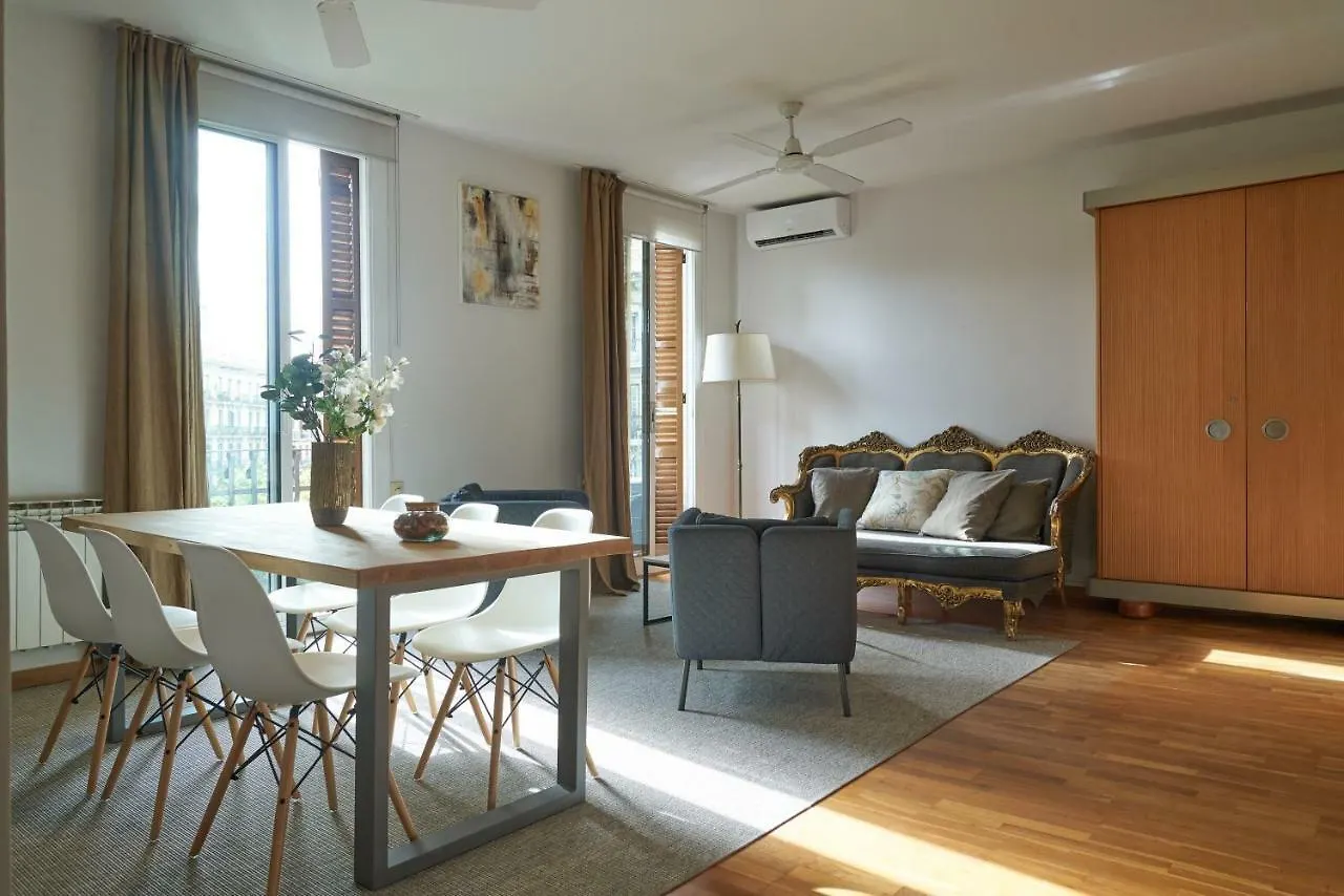 Spacious & Comfortable Flat In Centric Eixample location