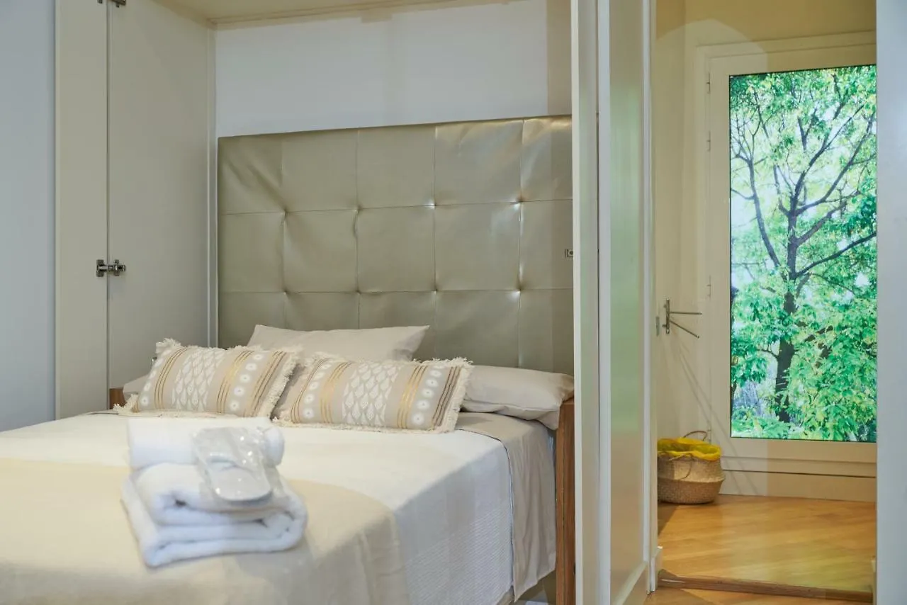 Apartment Spacious & Comfortable Flat In Centric Eixample Barcelona