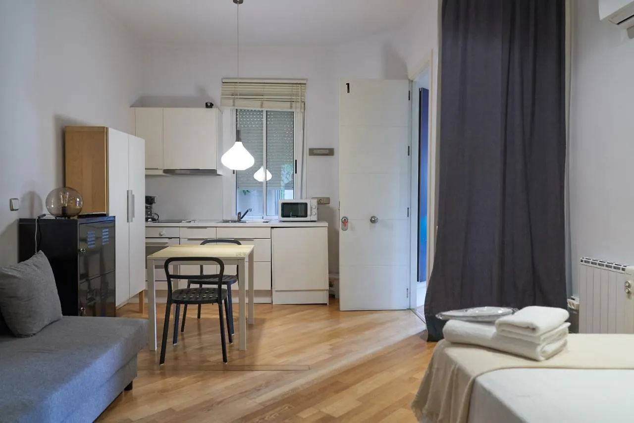 Spacious & Comfortable Flat In Centric Eixample Barcelona Spain
