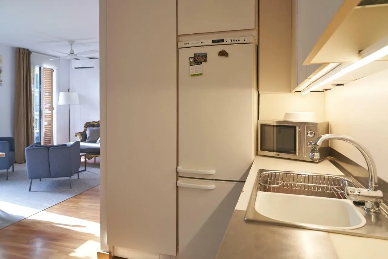 Spacious & Comfortable Flat In Centric Eixample Barcelona